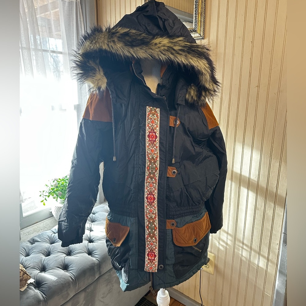 Vintage Julia Michaels Parka Medium Faux Fur Hood Embroidered 90s Ski Jacket
